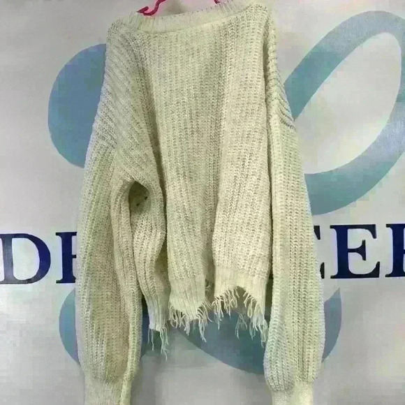 No Boundaries Girls Cream Sweater Size Large 11-13 - Picture 6 of 6